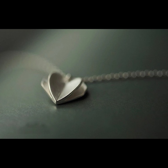 💜 STERLING SILVER (925) 3-D HEART NECKLACE - Picture 4 of 6